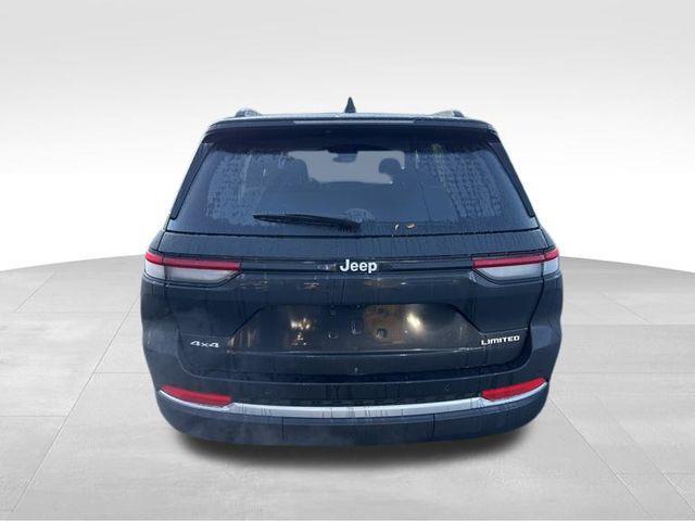 new 2025 Jeep Grand Cherokee car, priced at $40,678