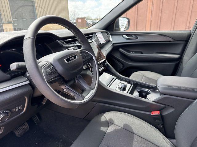 new 2025 Jeep Grand Cherokee car, priced at $39,315