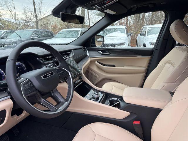 new 2025 Jeep Grand Cherokee car, priced at $47,724