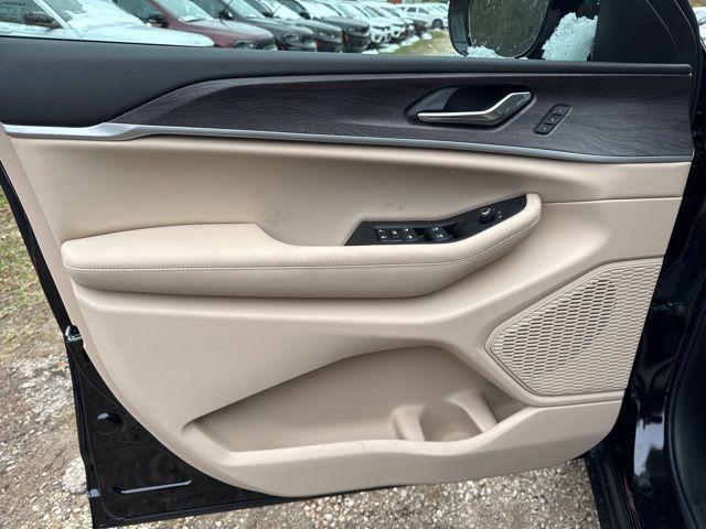 new 2025 Jeep Grand Cherokee car, priced at $47,724