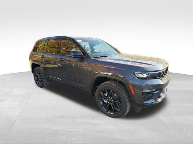 new 2025 Jeep Grand Cherokee car, priced at $47,680