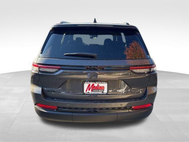 new 2025 Jeep Grand Cherokee car, priced at $47,680