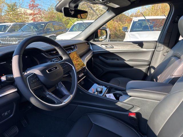 new 2025 Jeep Grand Cherokee car, priced at $47,680