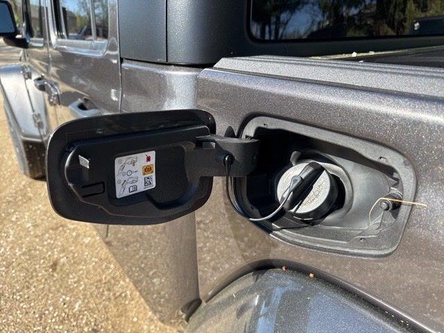 new 2025 Jeep Gladiator car, priced at $45,473