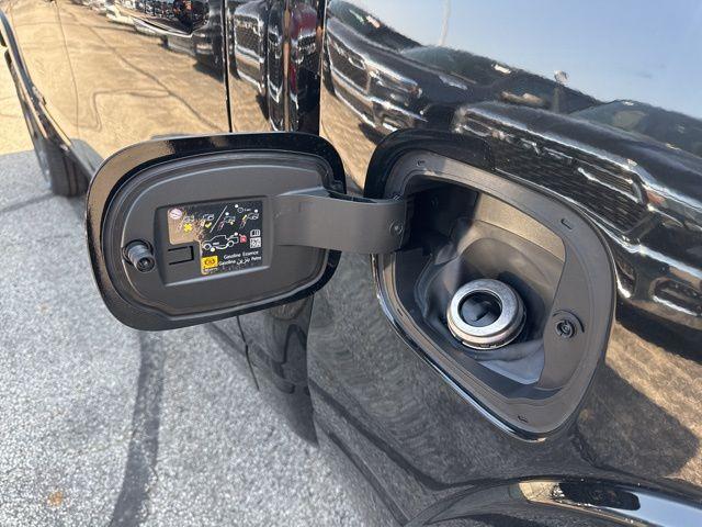 new 2025 Ram 1500 car, priced at $51,652