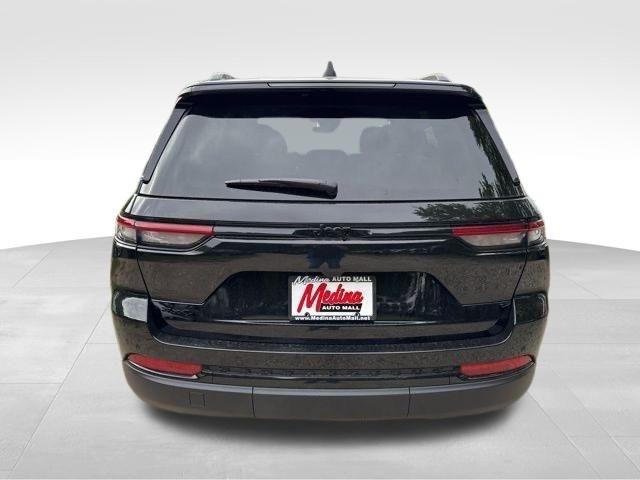 new 2025 Jeep Grand Cherokee car, priced at $44,855