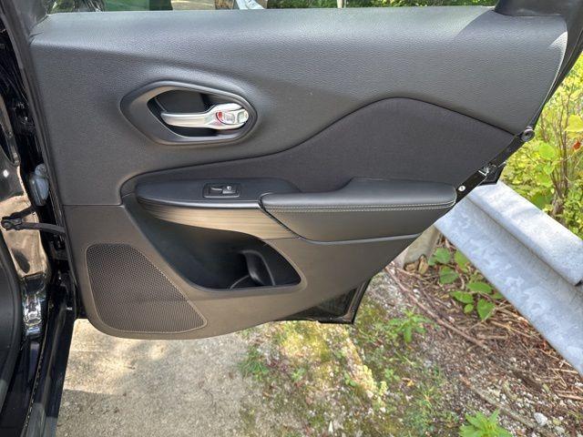used 2015 Jeep Cherokee car, priced at $9,594