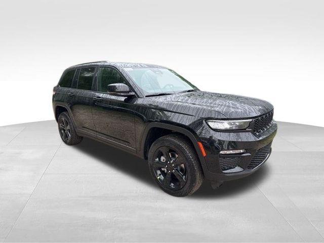 new 2025 Jeep Grand Cherokee car, priced at $47,356