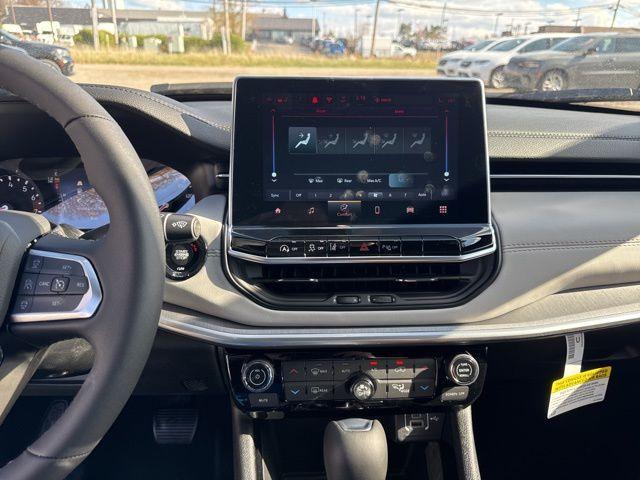 new 2025 Jeep Compass car, priced at $30,125