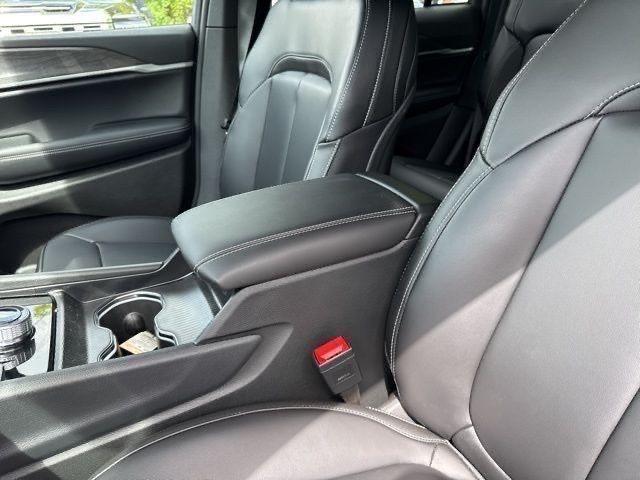 new 2025 Jeep Grand Cherokee car, priced at $44,118