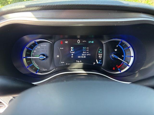 new 2025 Chrysler Pacifica Hybrid car, priced at $39,067