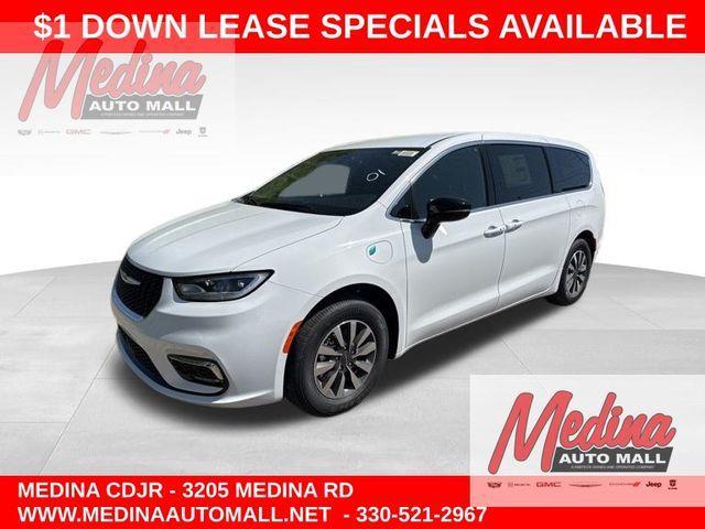 new 2025 Chrysler Pacifica Hybrid car, priced at $43,050