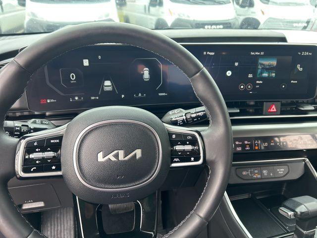 used 2025 Kia Carnival car, priced at $48,630
