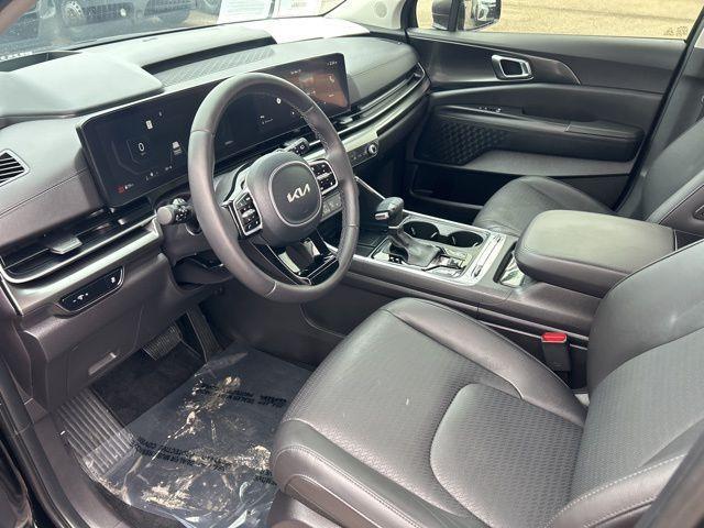 used 2025 Kia Carnival car, priced at $48,630