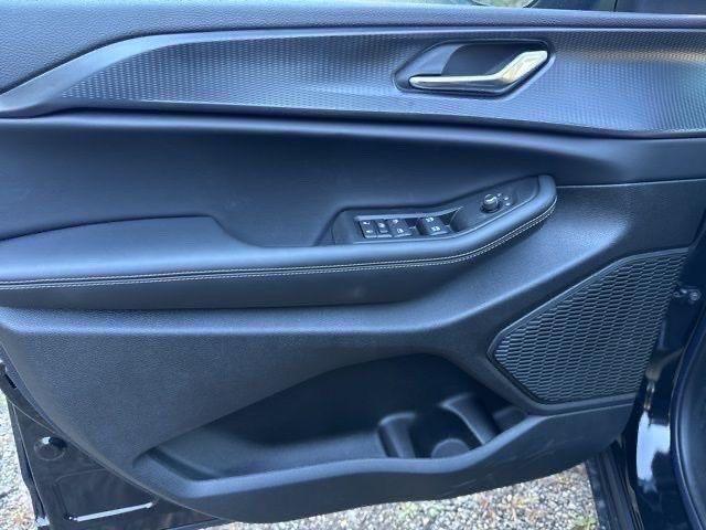 new 2025 Jeep Grand Cherokee car, priced at $40,953