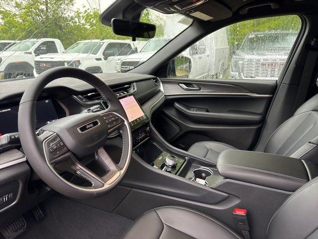 new 2025 Jeep Grand Cherokee car, priced at $44,384