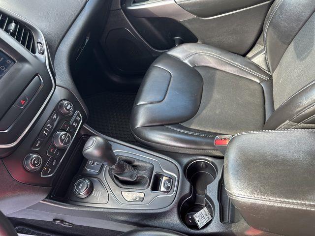 used 2019 Jeep Cherokee car, priced at $15,357