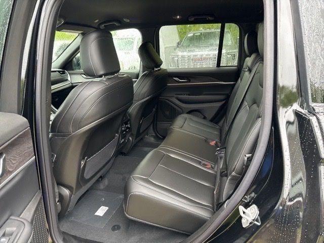 new 2025 Jeep Grand Cherokee car, priced at $38,498