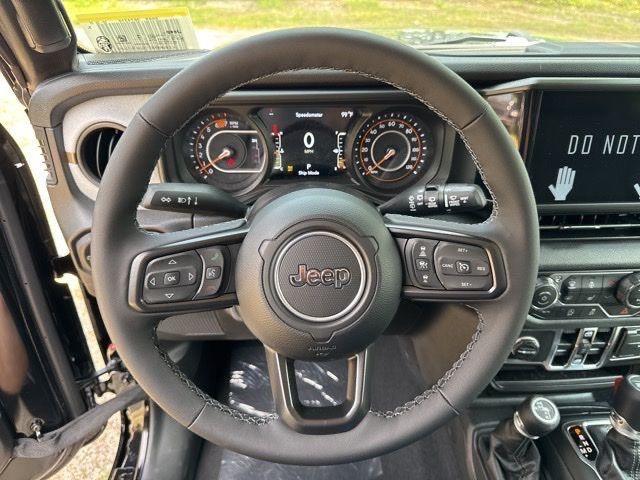 new 2025 Jeep Wrangler car, priced at $47,845