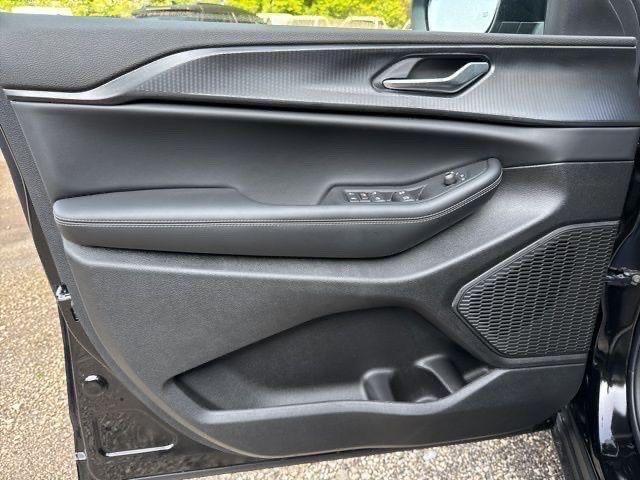 new 2025 Jeep Grand Cherokee L car, priced at $38,760