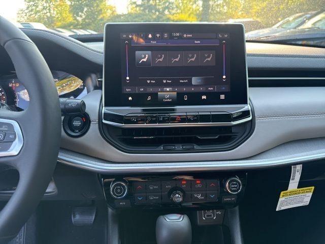 new 2025 Jeep Compass car, priced at $30,533