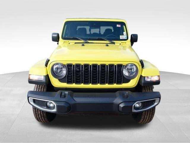 new 2024 Jeep Gladiator car, priced at $39,576