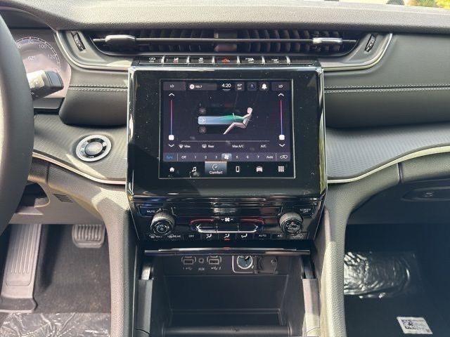 new 2025 Jeep Grand Cherokee car, priced at $37,328