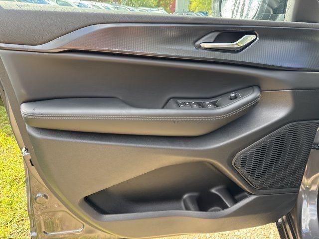 new 2025 Jeep Grand Cherokee car, priced at $37,328