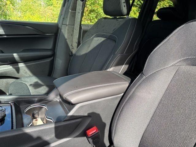 new 2025 Jeep Grand Cherokee car, priced at $37,328