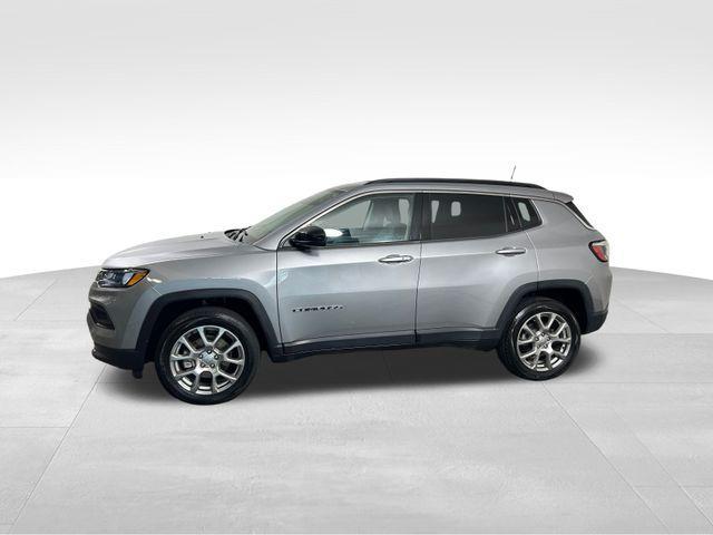 used 2022 Jeep Compass car, priced at $22,444