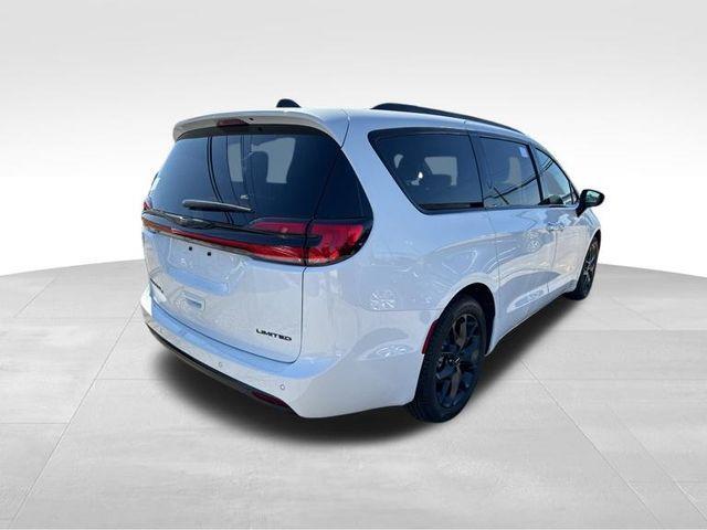 new 2024 Chrysler Pacifica car, priced at $39,507