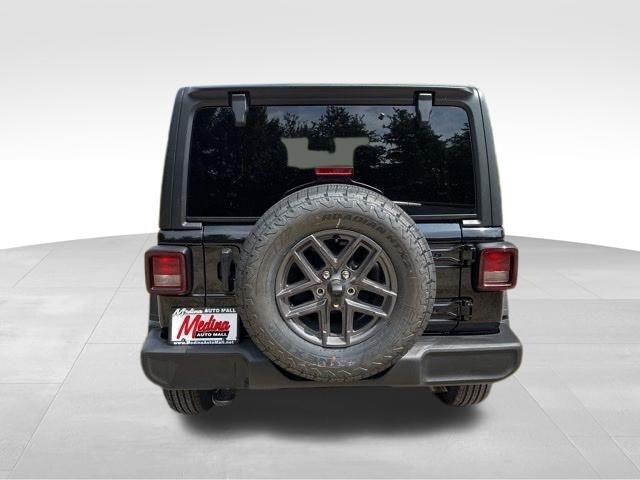 new 2025 Jeep Wrangler car, priced at $45,654
