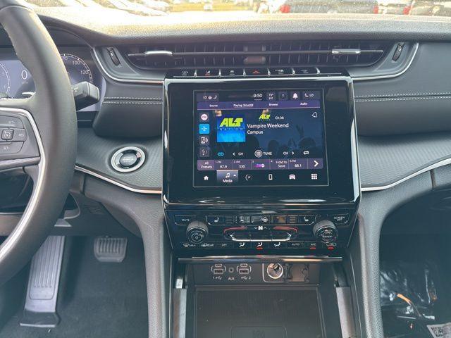 new 2025 Jeep Grand Cherokee L car, priced at $42,334