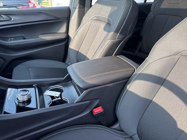 new 2025 Jeep Grand Cherokee L car, priced at $42,334