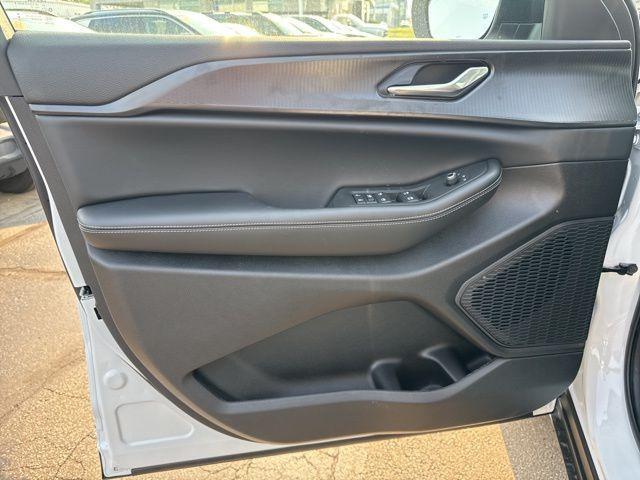 new 2025 Jeep Grand Cherokee L car, priced at $42,334