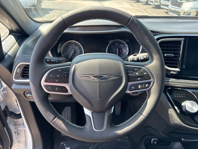 new 2026 Chrysler Pacifica car, priced at $39,484