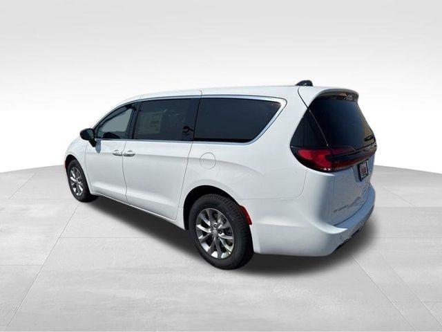 new 2026 Chrysler Pacifica car, priced at $36,012