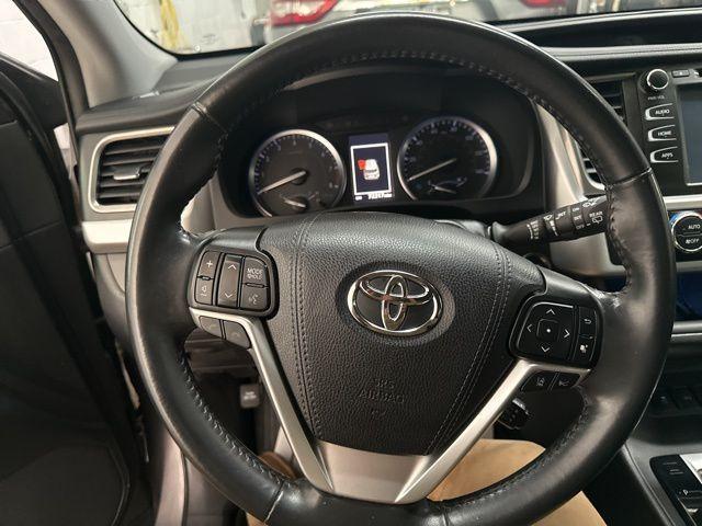 used 2019 Toyota Highlander car, priced at $28,995