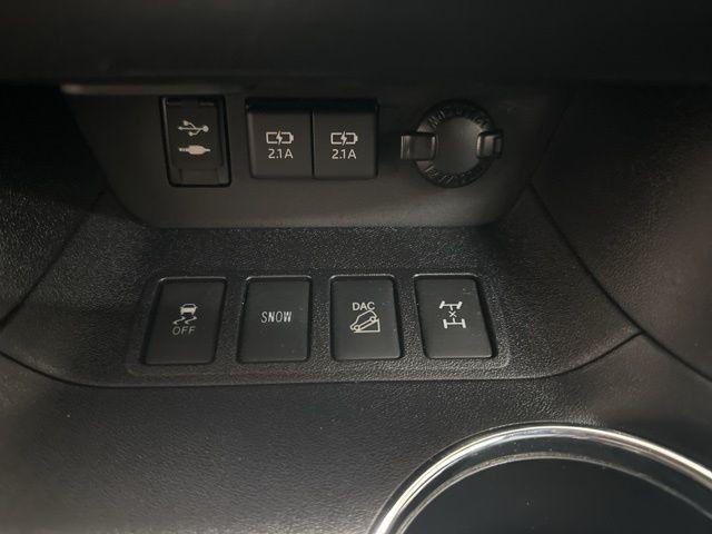 used 2019 Toyota Highlander car, priced at $28,995