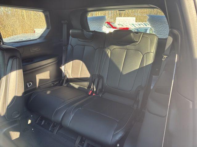 new 2025 Jeep Grand Cherokee L car, priced at $43,577