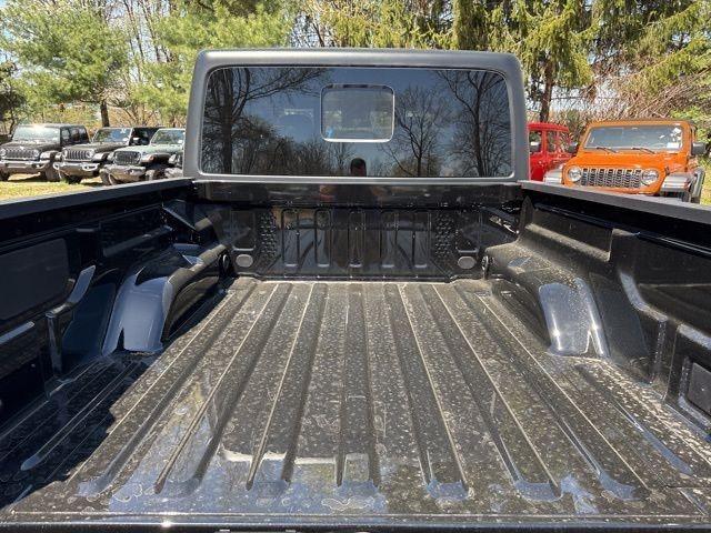 new 2025 Jeep Gladiator car, priced at $45,473