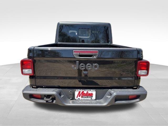 new 2025 Jeep Gladiator car, priced at $45,473