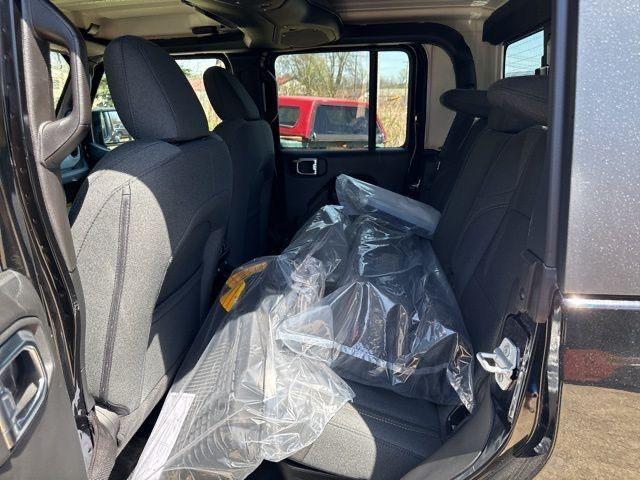 new 2025 Jeep Gladiator car, priced at $45,473