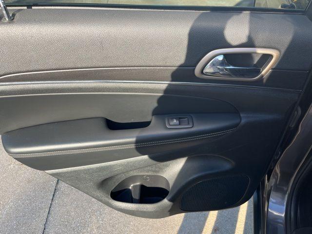 used 2015 Jeep Grand Cherokee car, priced at $9,988