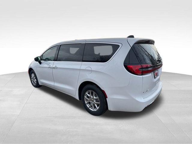 new 2025 Chrysler Pacifica car, priced at $37,002