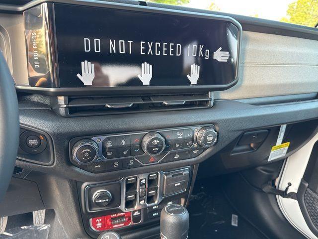 new 2025 Jeep Gladiator car, priced at $48,735