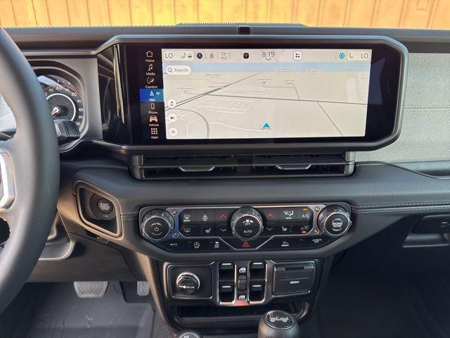 new 2025 Jeep Wrangler car, priced at $46,517
