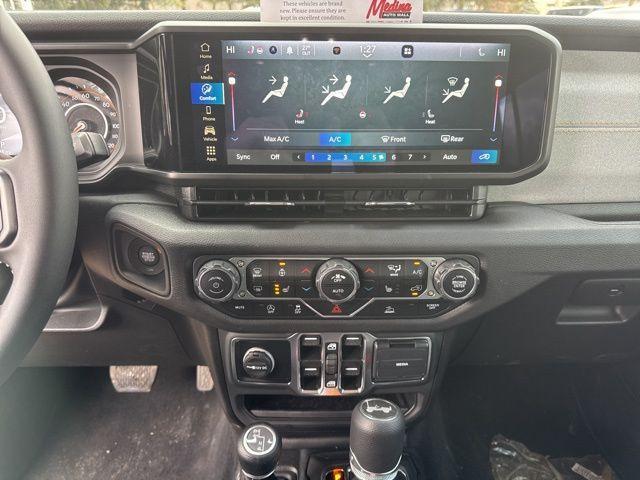 new 2025 Jeep Wrangler car, priced at $40,516