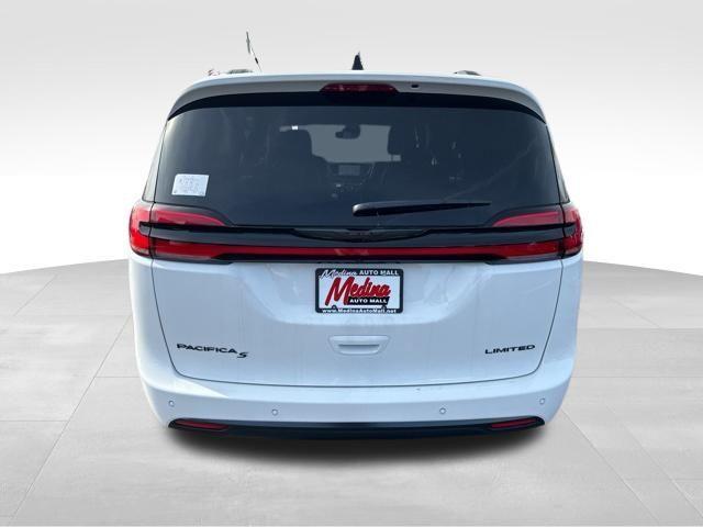 new 2024 Chrysler Pacifica car, priced at $39,507