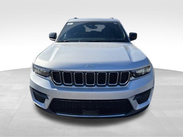 new 2025 Jeep Grand Cherokee car, priced at $35,754